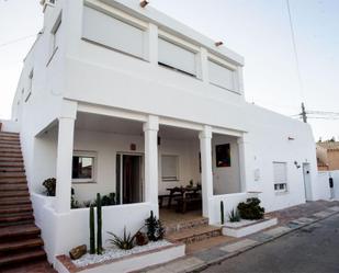 Vista exterior de Casa o xalet de lloguer en Oliva amb Aire condicionat, Calefacció i Terrassa