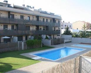 Swimming pool of Flat to rent in Alpicat  with Air Conditioner, Heating and Parquet flooring