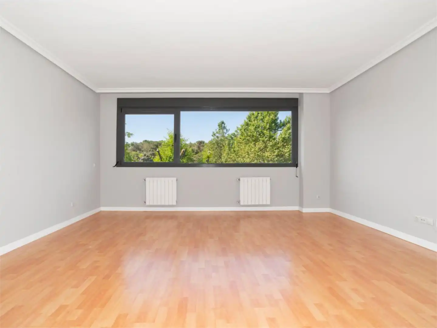 Ático en venta en Paseo de los Parques, 30, Encinar de los Reyes Habitación de Ático en venta en La Moraleja con Aire acondicionado, Calefacción y Jardín privado