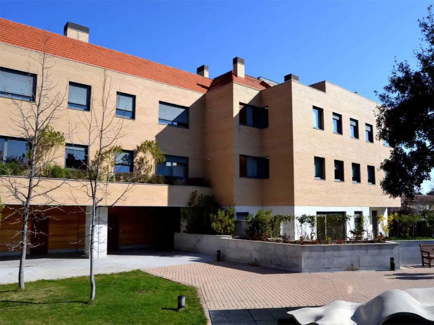 Ático en venta en Paseo de los Parques, 30, Encinar de los Reyes Vista exterior de Ático en venta en La Moraleja con Aire acondicionado, Calefacción y Jardín privado