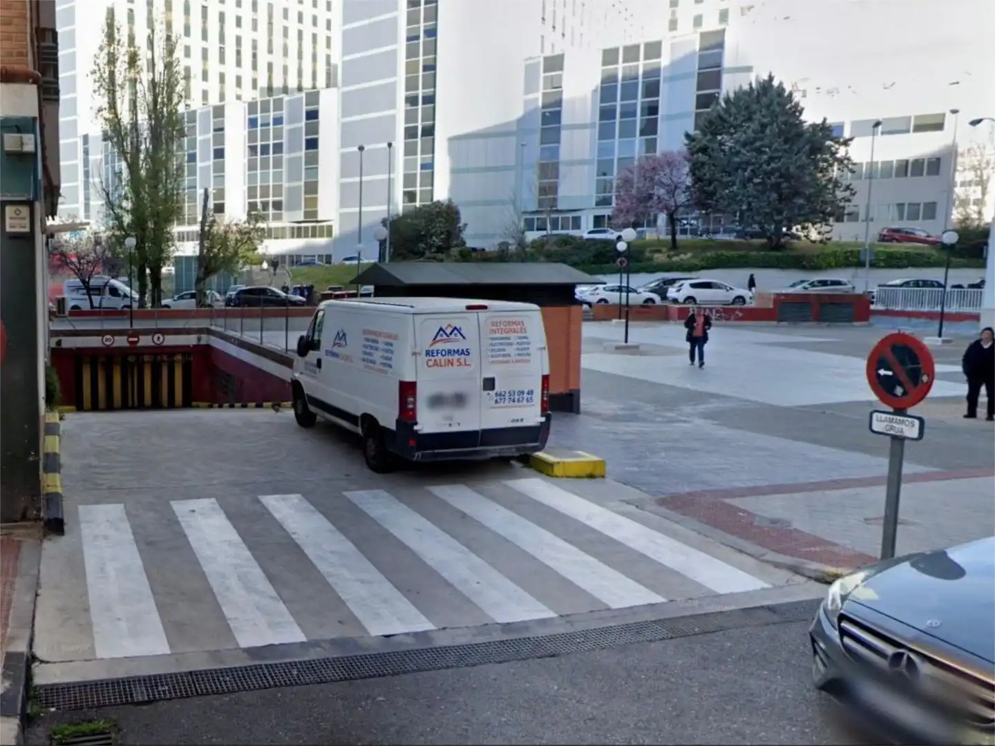 Exterior view of Garage for sale in Madrid