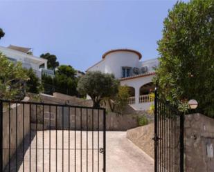 Vista exterior de Casa o xalet en venda en Jávea / Xàbia amb Aire condicionat, Terrassa i Piscina
