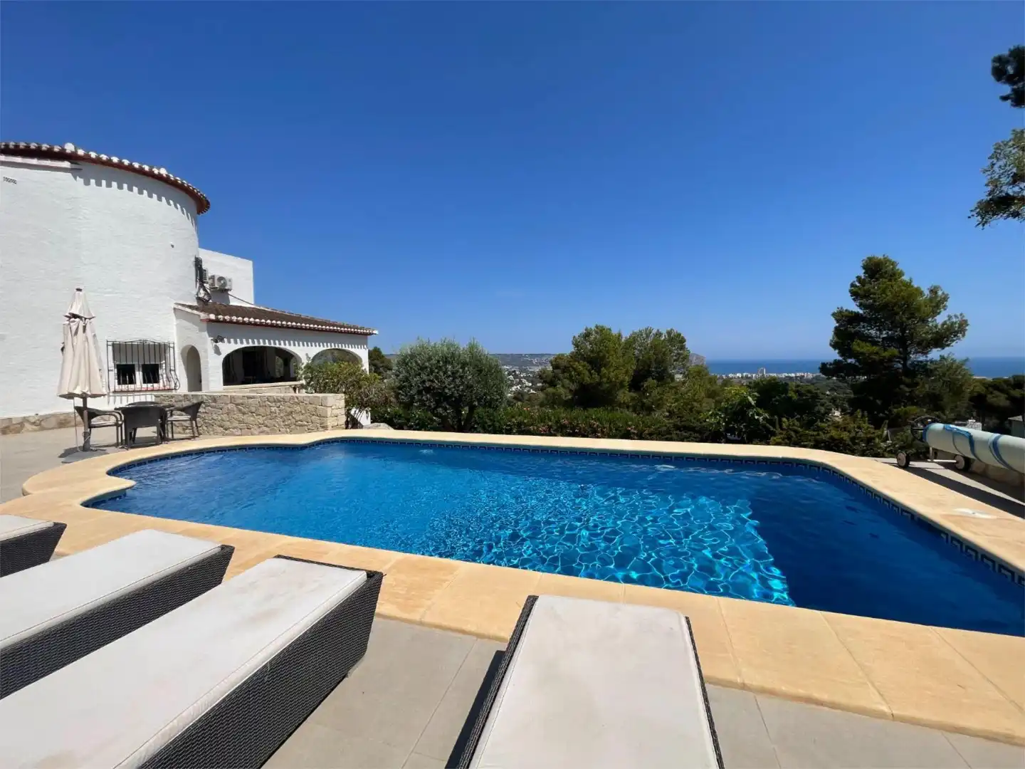 Swimming pool of Houses for sale in Jávea / Xàbia  with Air Conditioner, Heating and Private garden