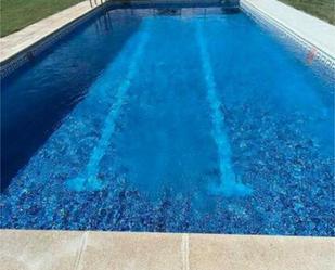 Piscina de Casa adosada en venda en Talavera de la Reina amb Calefacció, Jardí privat i Terrassa
