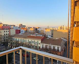 Vista exterior de Pis en venda en  Valencia Capital amb Aire condicionat, Forn i Balcó