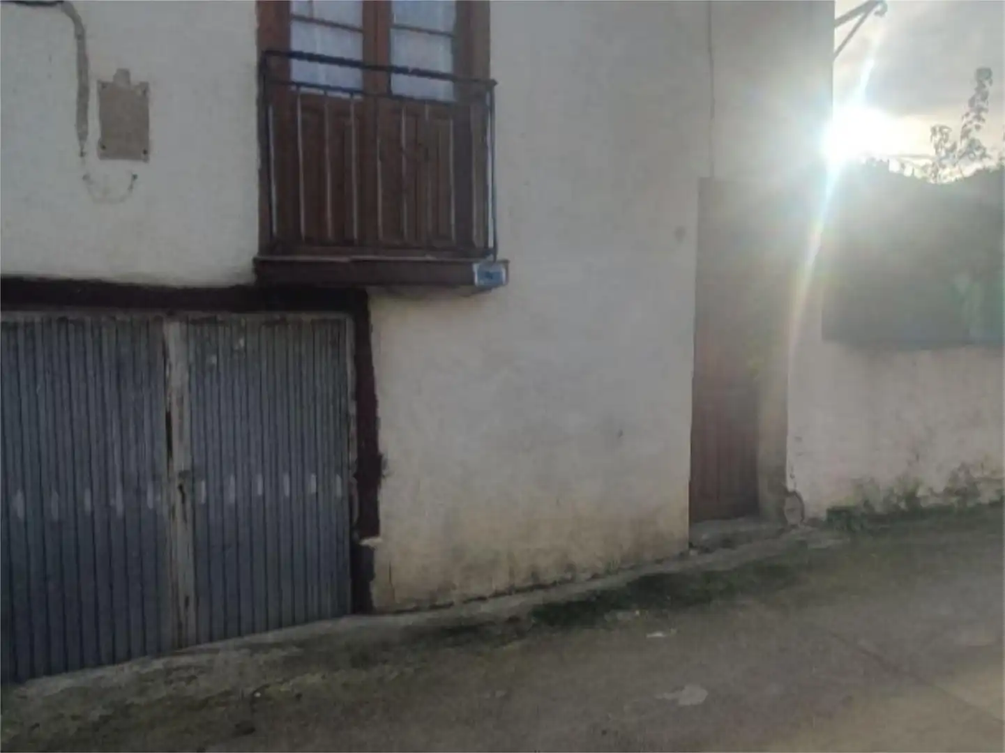 Vista exterior de Casa adosada en venta en Cacabelos