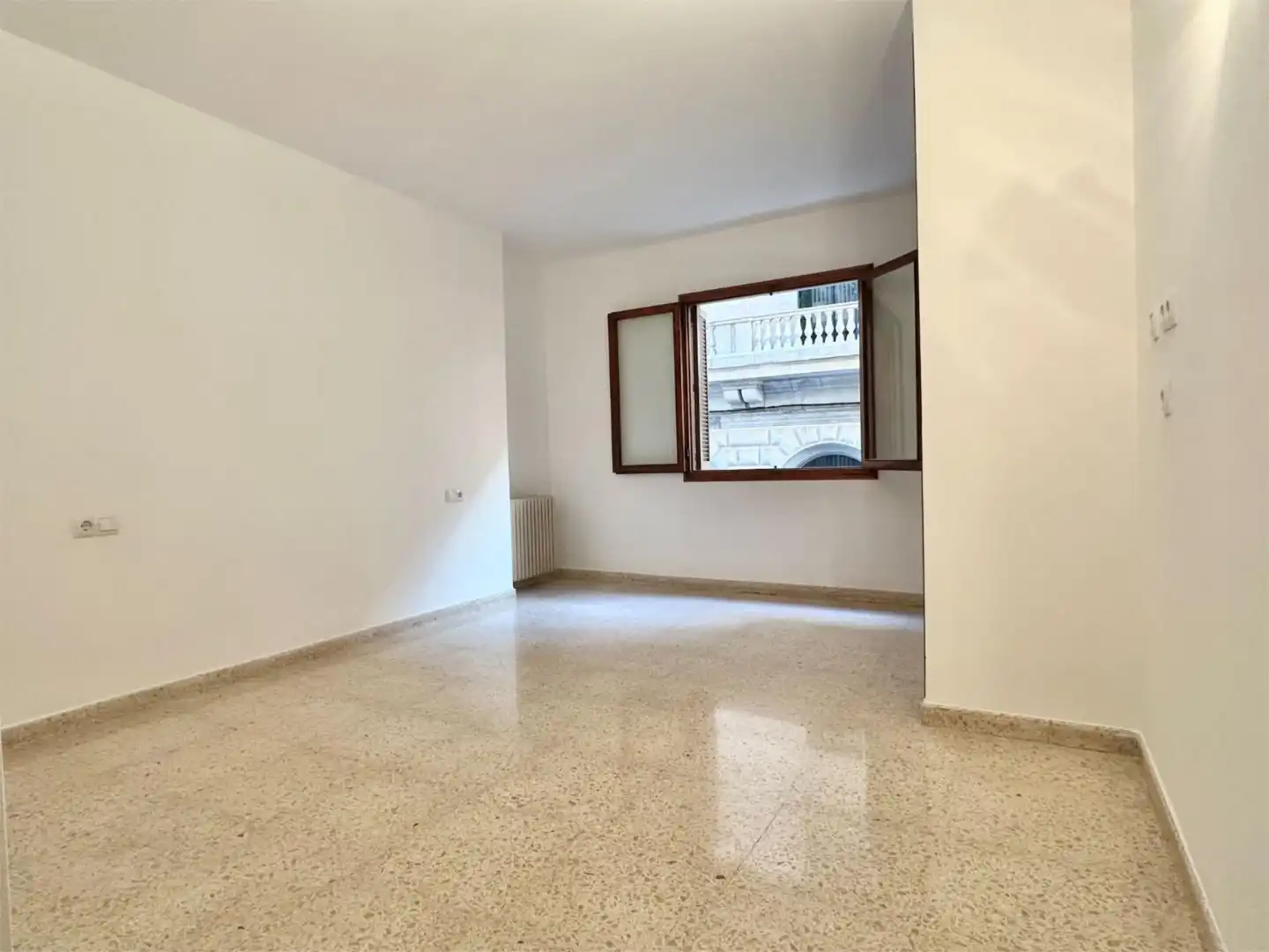 Außenansicht von Wohnung zur Miete in  Palma de Mallorca mit Terrasse und Balkon