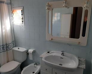 Bathroom of Flat for sale in Calles  with Air Conditioner, Heating and Terrace