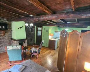 Study to rent in Cangas del Narcea  with Heating, Private garden and Terrace