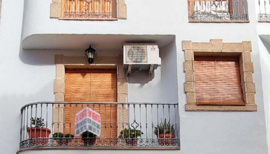 Foto 1 de Casa adosada en venda a Calle Miguel Hernández, 3, Torredelcampo, Jaén