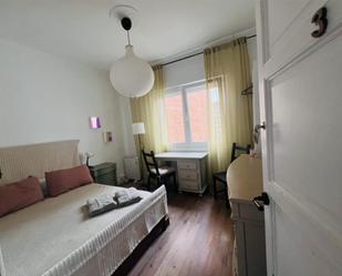 Bedroom of Flat to share in Oviedo 