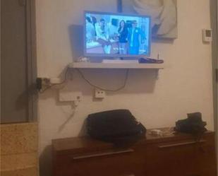 Sala d'estar de Casa o xalet de lloguer en Flix amb Terrassa i Moblat