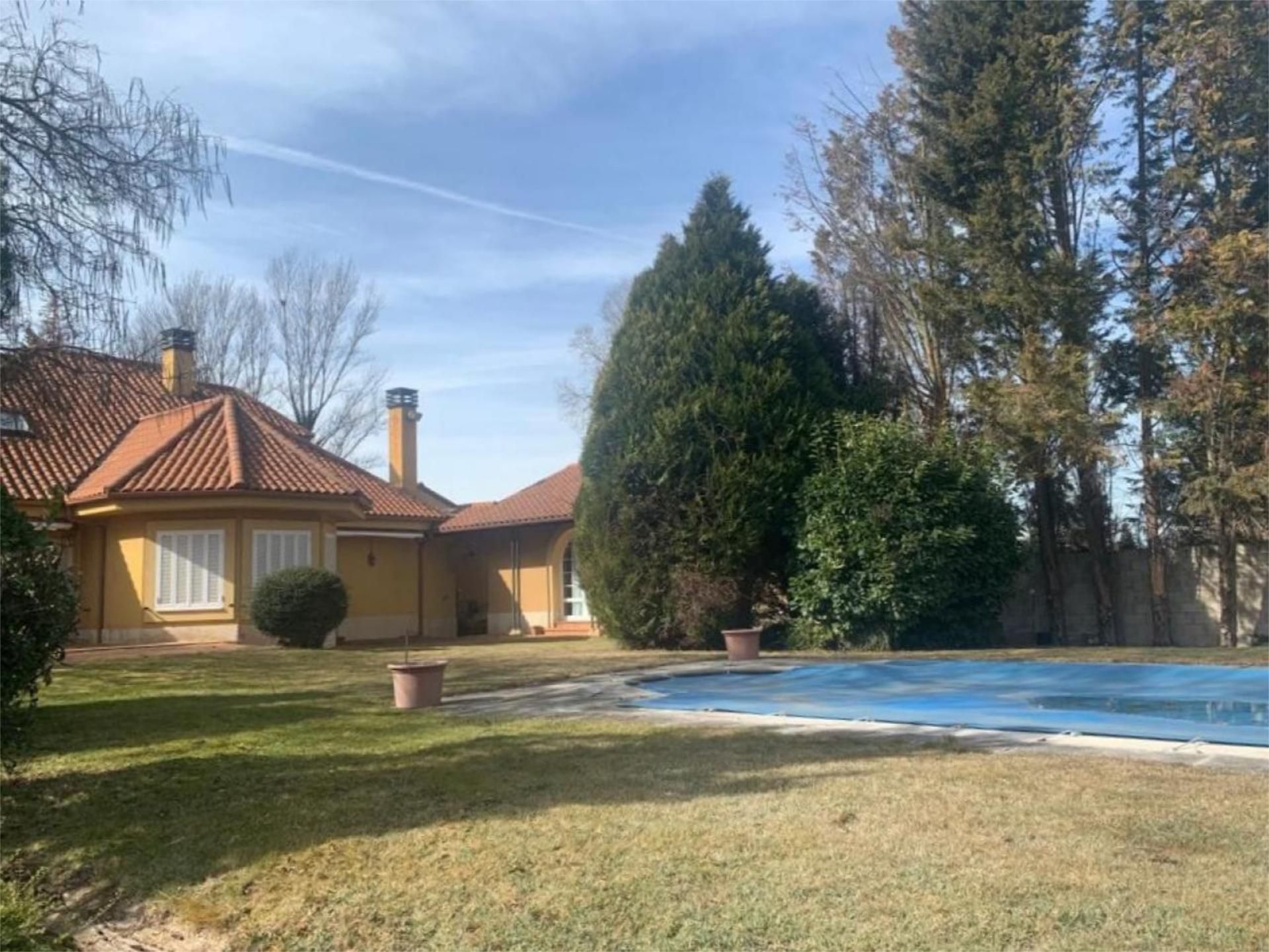 Jardí de Pis en venda en Sariegos amb Calefacció, Jardí privat i Parquet