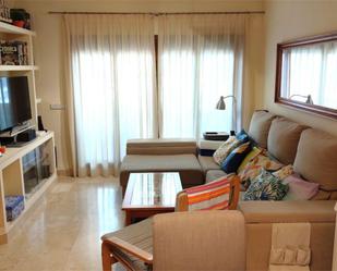 Living room of Flat for sale in Mairena del Aljarafe  with Air Conditioner, Terrace and Swimming Pool