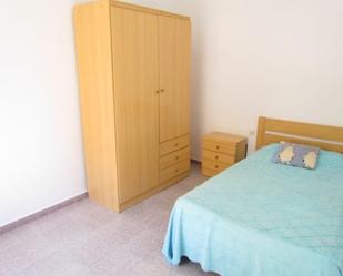 Bedroom of Flat to share in Castellón de la Plana / Castelló de la Plana  with Oven, Washing machine and Microwave