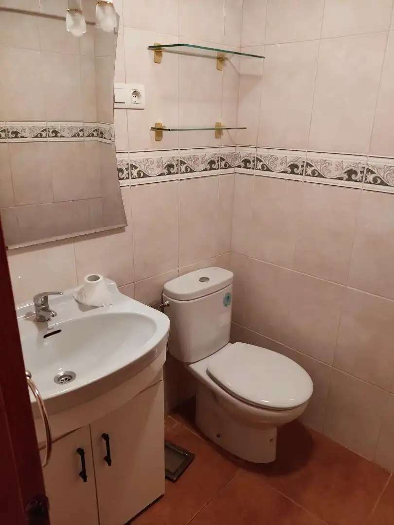 Casa adosada en venta en Calle Abanto, 30, Valle de Tobalina Baño de Casa adosada en venta en Valle de Tobalina con Calefacción, Parquet y Trastero