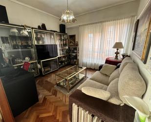 Living room of Flat for sale in Bilbao   with Air Conditioner, Heating and Parquet flooring