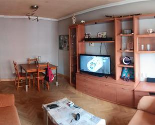 Living room of Flat to rent in  Madrid Capital  with Air Conditioner, Heating and Parquet flooring