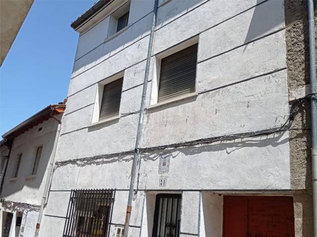 Piso en Venta en Calle Amargura, 21 en Candeleda