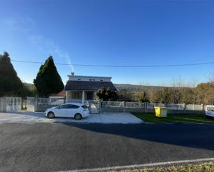 Vista exterior de Casa o xalet en venda en A Merca   amb Terrassa i Balcó