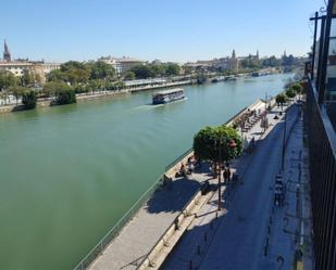 Exterior view of Flat to rent in  Sevilla Capital  with Air Conditioner, Heating and Parquet flooring