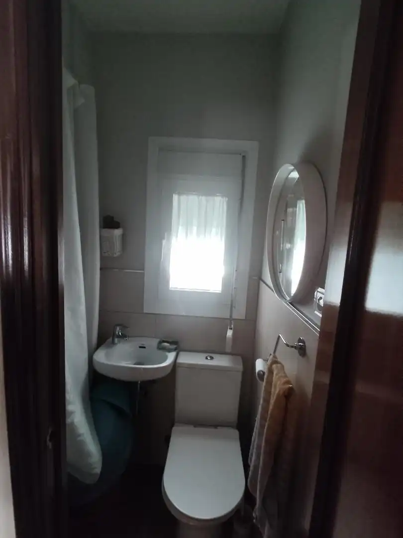 Bathroom of Flat for sale in Sevilla  with Air Conditioner, Heating and Parquet flooring