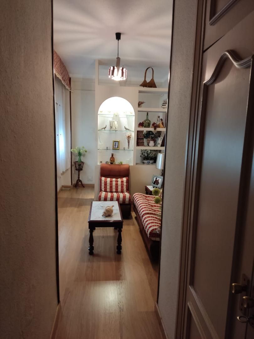 Sala d'estar de Pis en venda en  Sevilla Capital amb Aire condicionat, Calefacció i Parquet