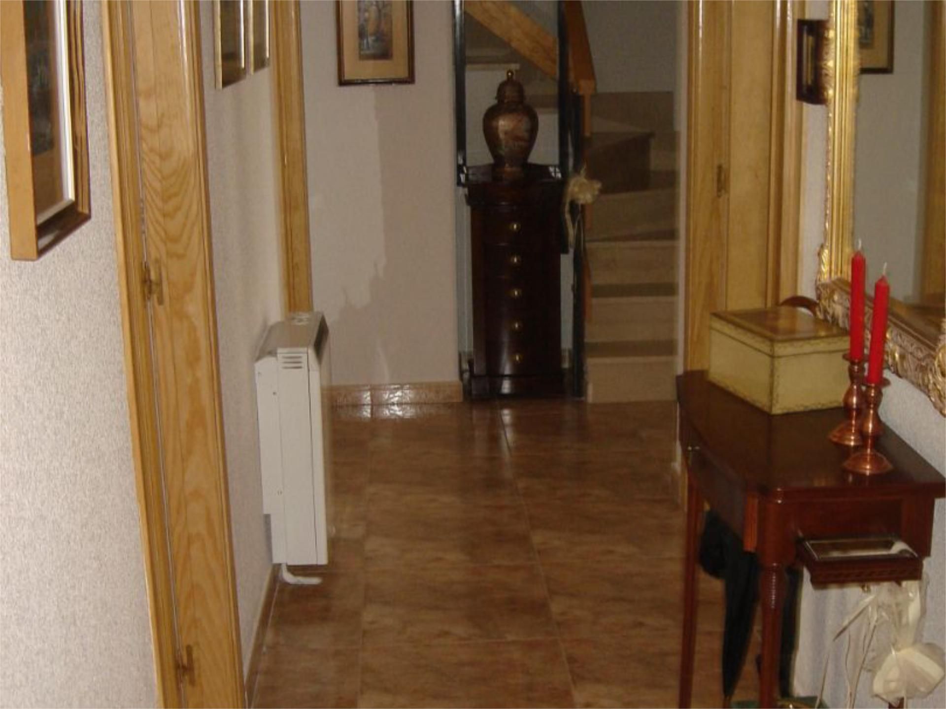 Flat for sale in Pinto  with Air Conditioner and Balcony