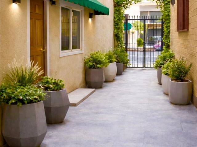 Local comercial en Venta en Calle de Miguel de Cervantes, 14 en Paseo Sagasta