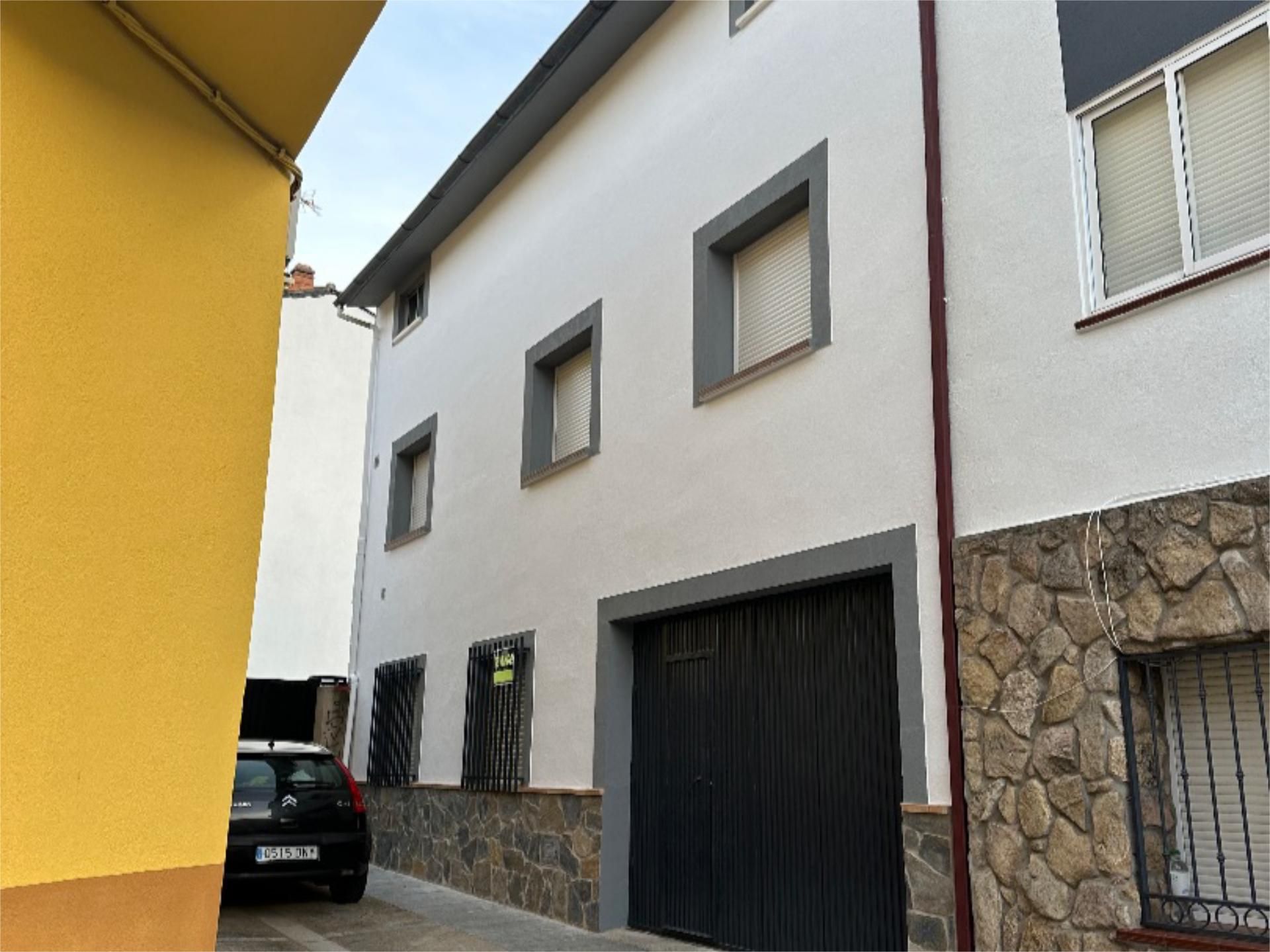 Vista exterior de Casa adosada en venda en Jerte amb Calefacció, Terrassa i Traster