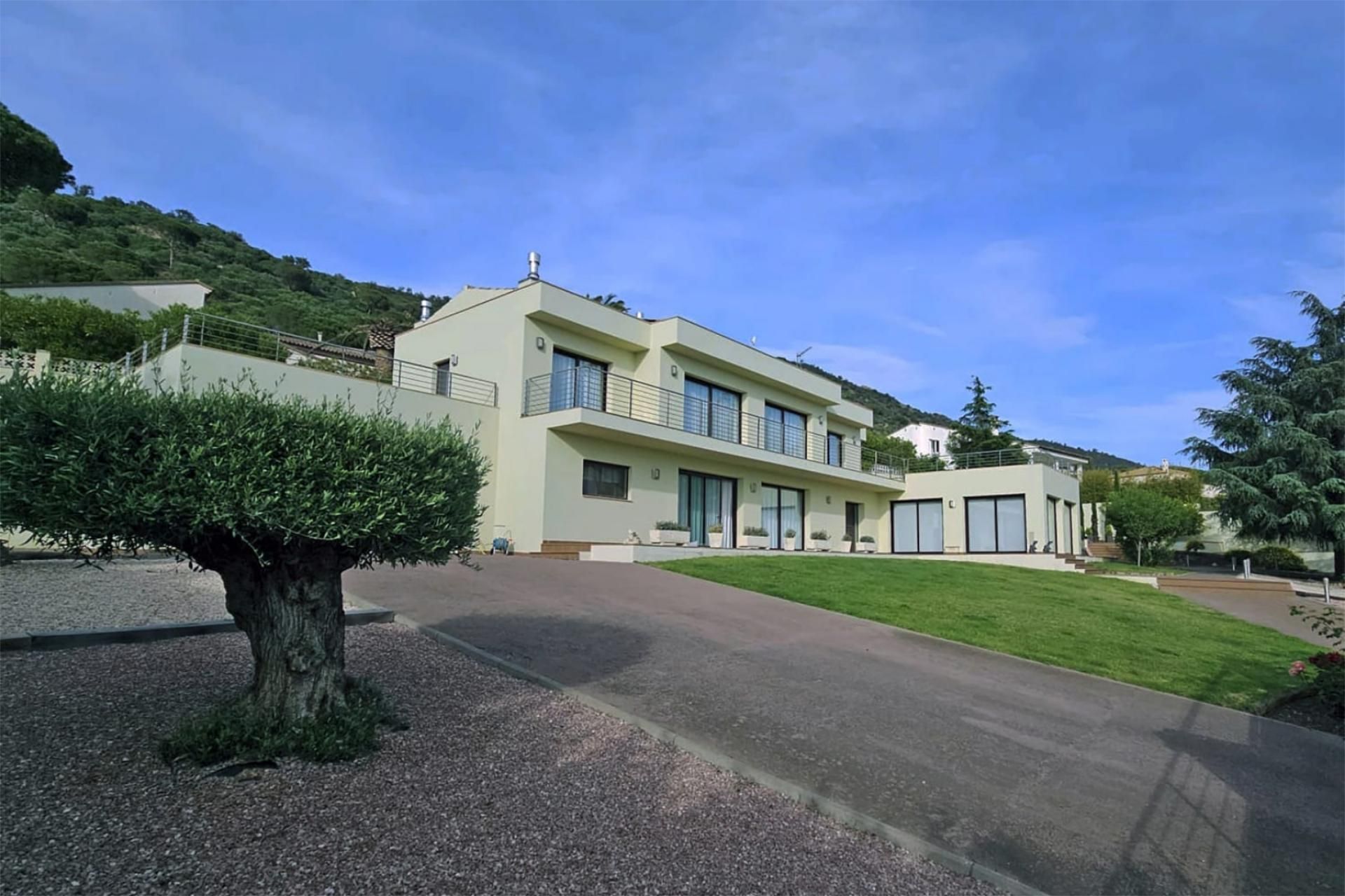Exterior view of House or chalet for sale in Pau