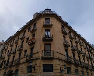 Vista exterior de Pis en venda en Donostia - San Sebastián  amb Balcó