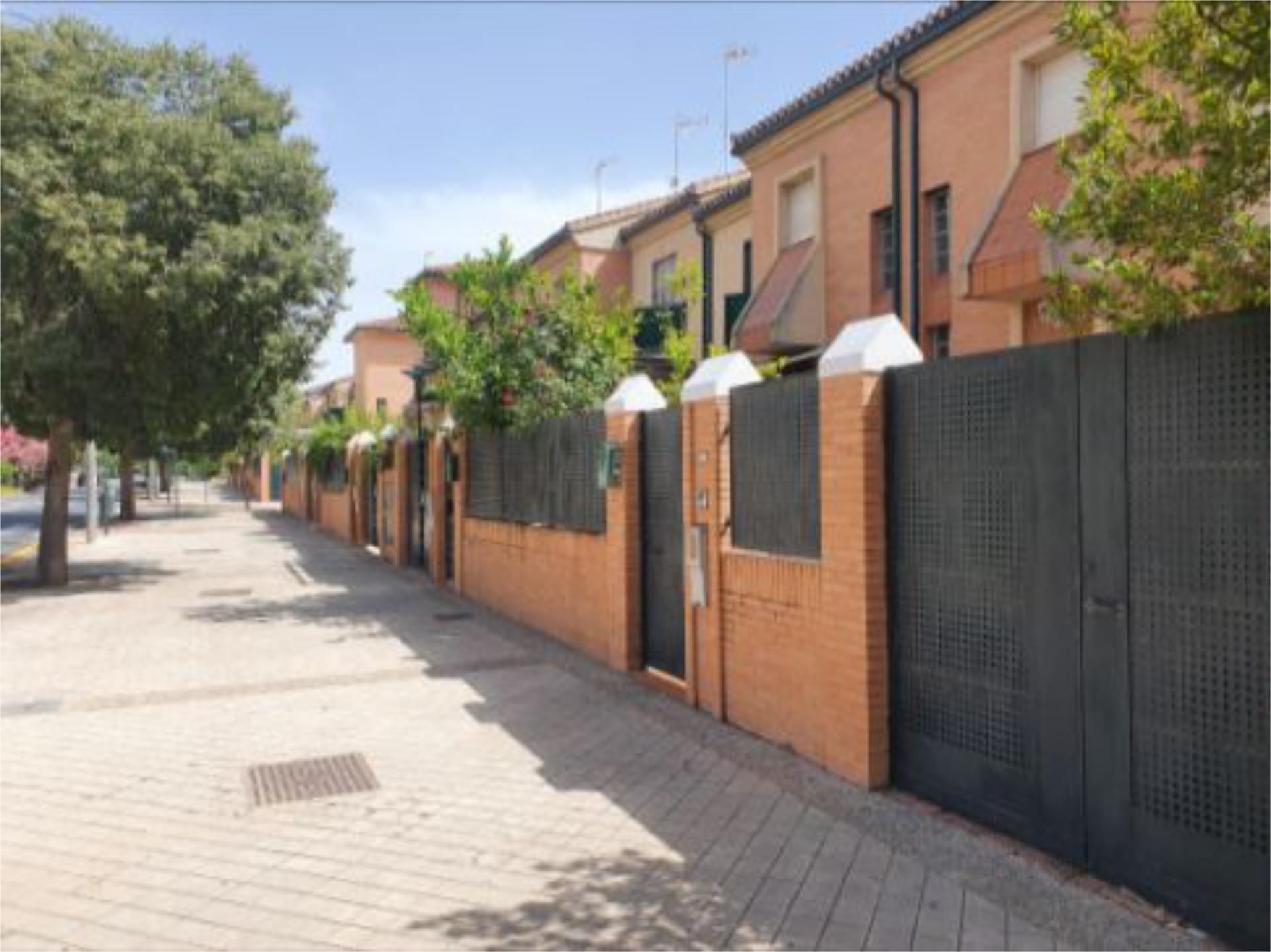 Exterior view of House or chalet for sale in  Granada Capital  with Air Conditioner, Terrace and Balcony