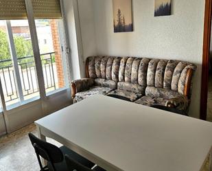 Sala d'estar de Pis per a compartir en Almadén amb Aire condicionat, Calefacció i Moblat