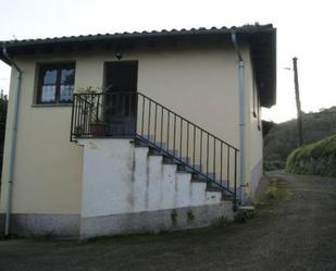 Exterior view of Single-family semi-detached for sale in Parres  with Terrace