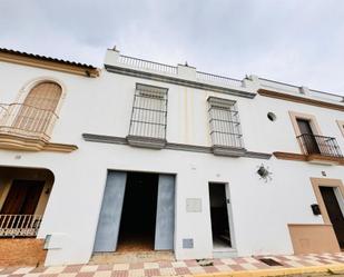 Vista exterior de Casa adosada en venda en Villaverde del Río amb Aire condicionat i Terrassa