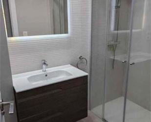 Bathroom of Flat to rent in  Zaragoza Capital