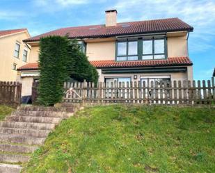 Exterior view of Single-family semi-detached for sale in Santiago de Compostela   with Heating, Private garden and Terrace