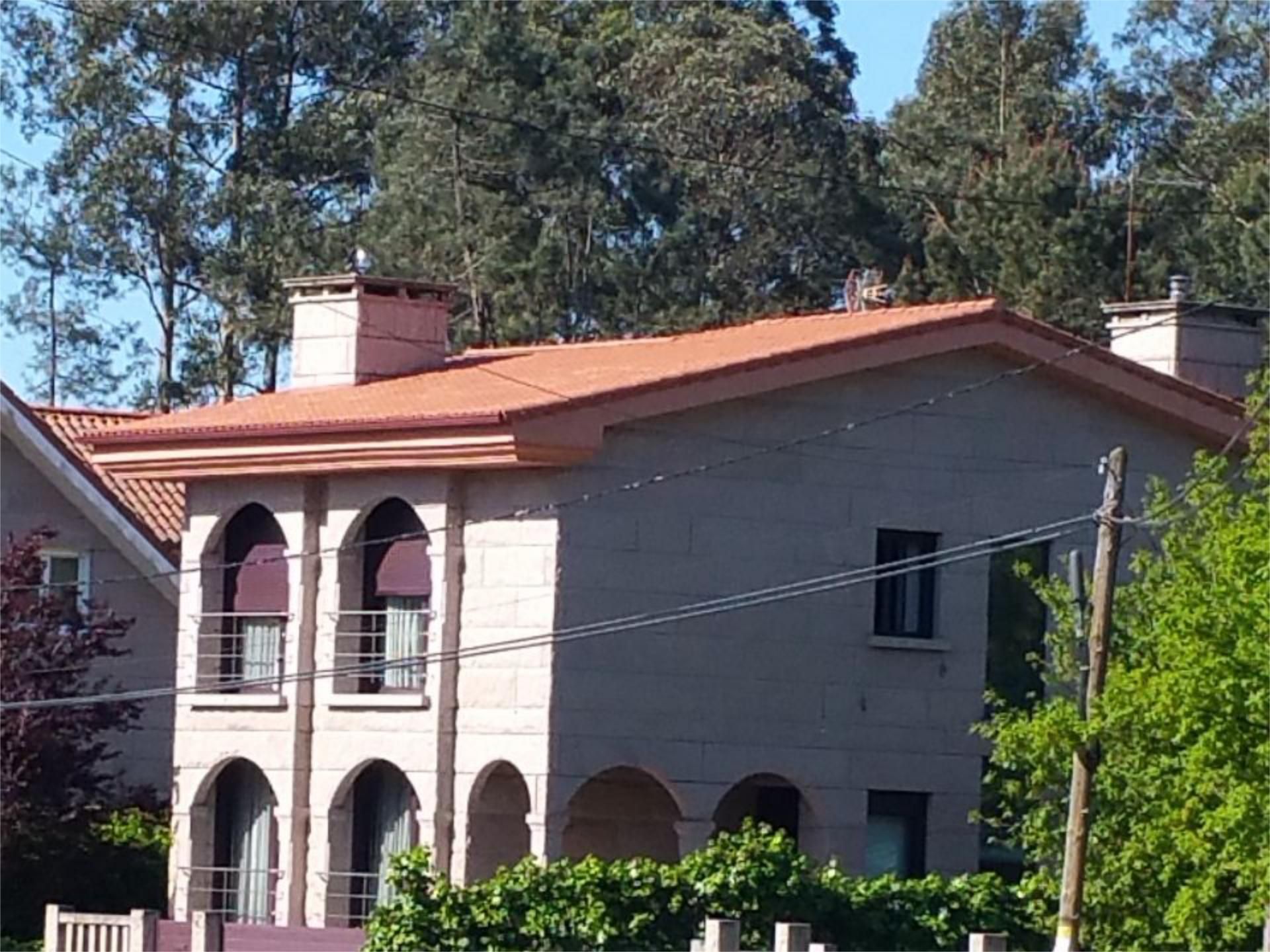 Vista exterior de Casa o xalet en venda en Vigo  amb Terrassa i Balcó