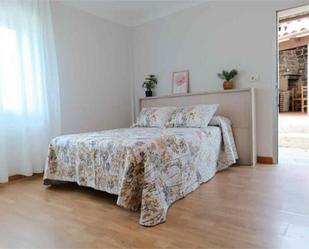 Bedroom of Single-family semi-detached to share in Moaña  with Heating, Private garden and Swimming Pool