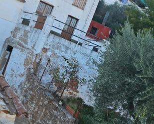 Vista exterior de Casa adosada en venda en Constantina amb Terrassa i Balcó