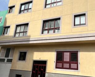 Exterior view of Flat for sale in Santa Lucía de Tirajana  with Air Conditioner