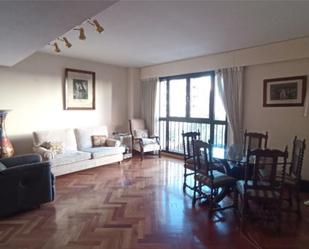 Living room of Flat for sale in  Madrid Capital  with Air Conditioner, Heating and Private garden