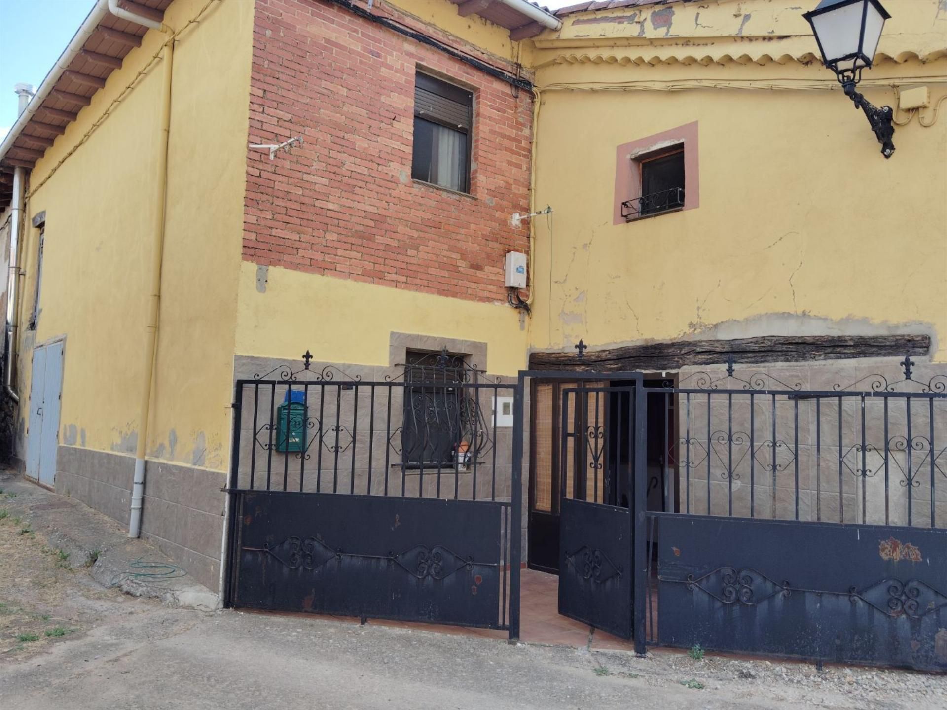 Exterior view of Duplex for sale in Santibáñez de la Peña