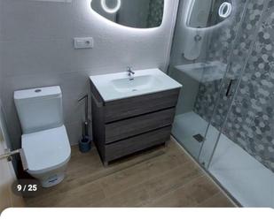 Bathroom of Flat to rent in Alcaucín