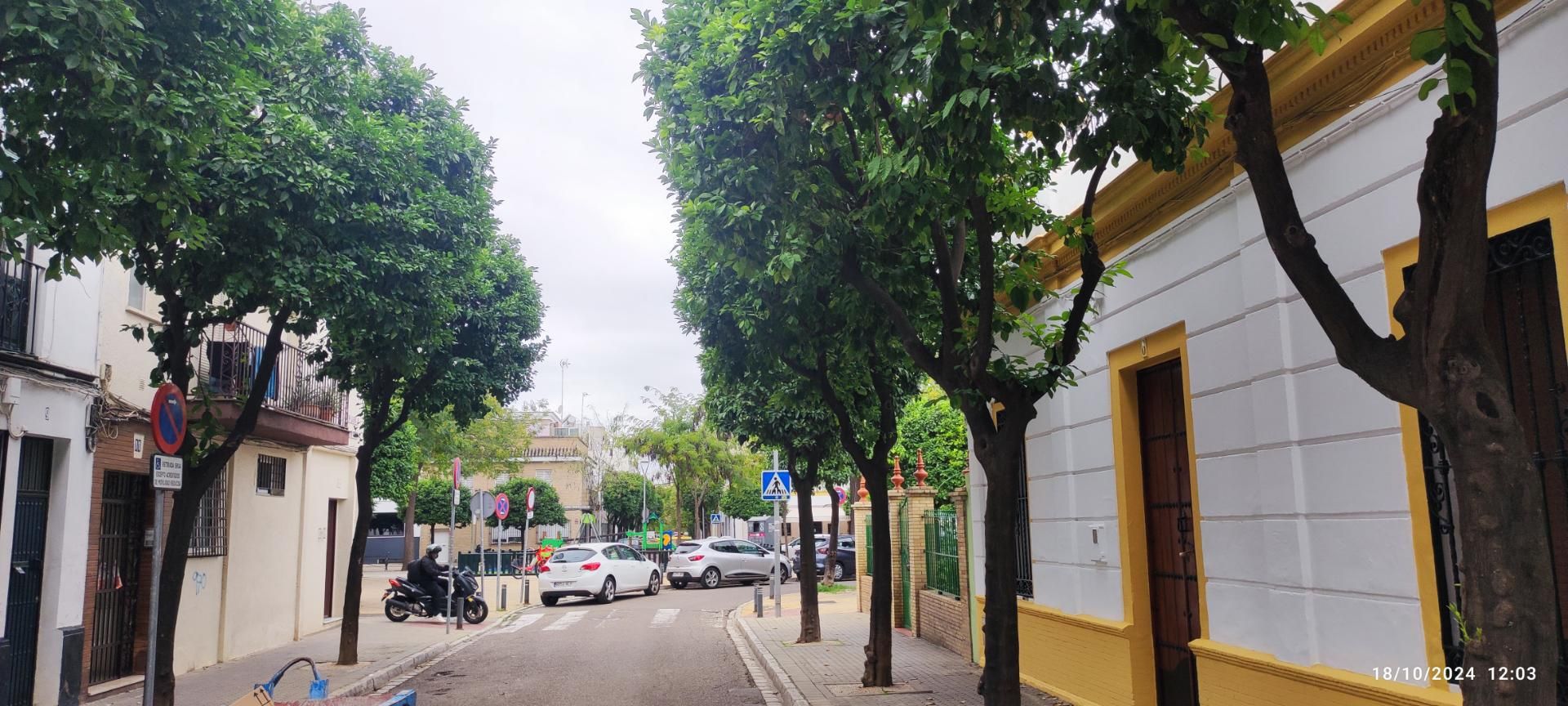 Exterior view of Premises for sale in  Sevilla Capital