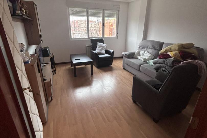 Photo 1 of Flat for sale in Calle Periodista Lamparilla, 11, Armunia, León