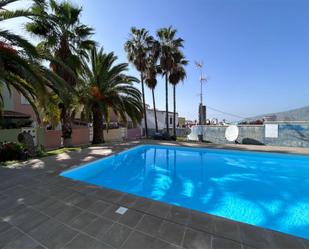 Piscina de Casa adosada en venda en Los Llanos de Aridane amb Aire condicionat, Jardí privat i Terrassa