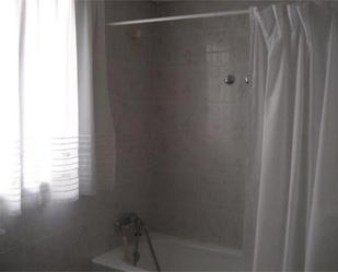 Bathroom of Apartment to rent in Badajoz Capital  with Terrace and Furnished