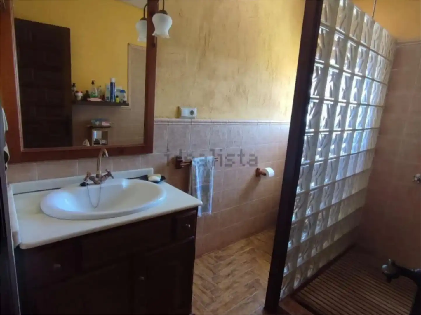 Finca rústica en venta en Calle Gran Vía, 18, Elche de la Sierra Baño de Finca rústica en venta en Elche de la Sierra con Jardín privado, Terraza y Trastero
